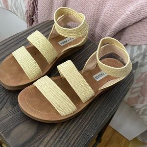 STEVE MADDEN SANDAL